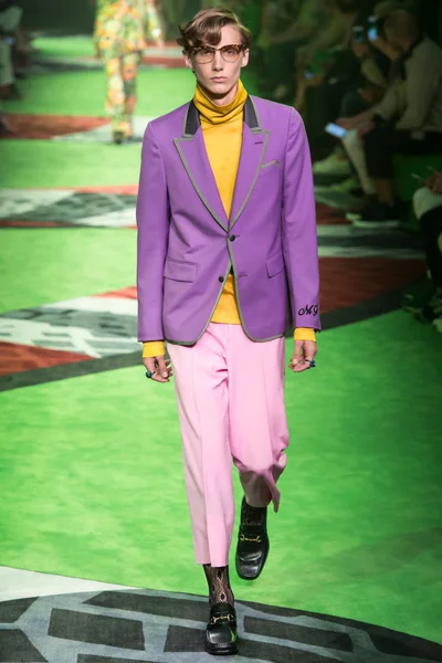 Look 3